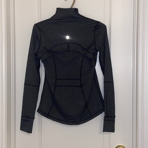 lululemon athletica Jackets & Blazers - Lululemon Define Jacket Size 4 Luon Grey Front zip up with zippered pockets